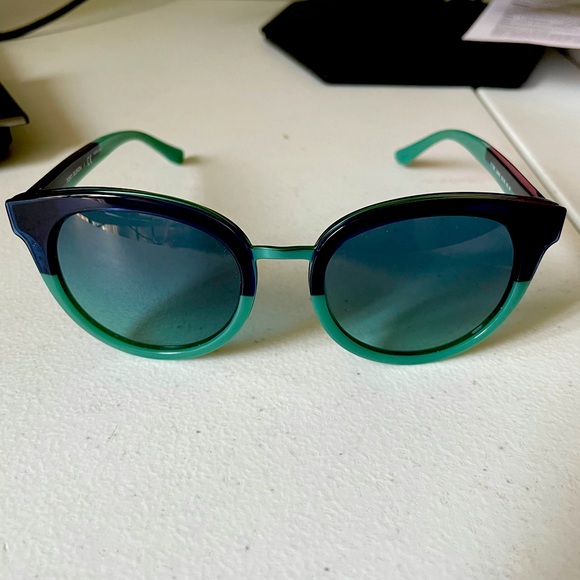 Tory Burch Sunglasses - Picture 2 of 5